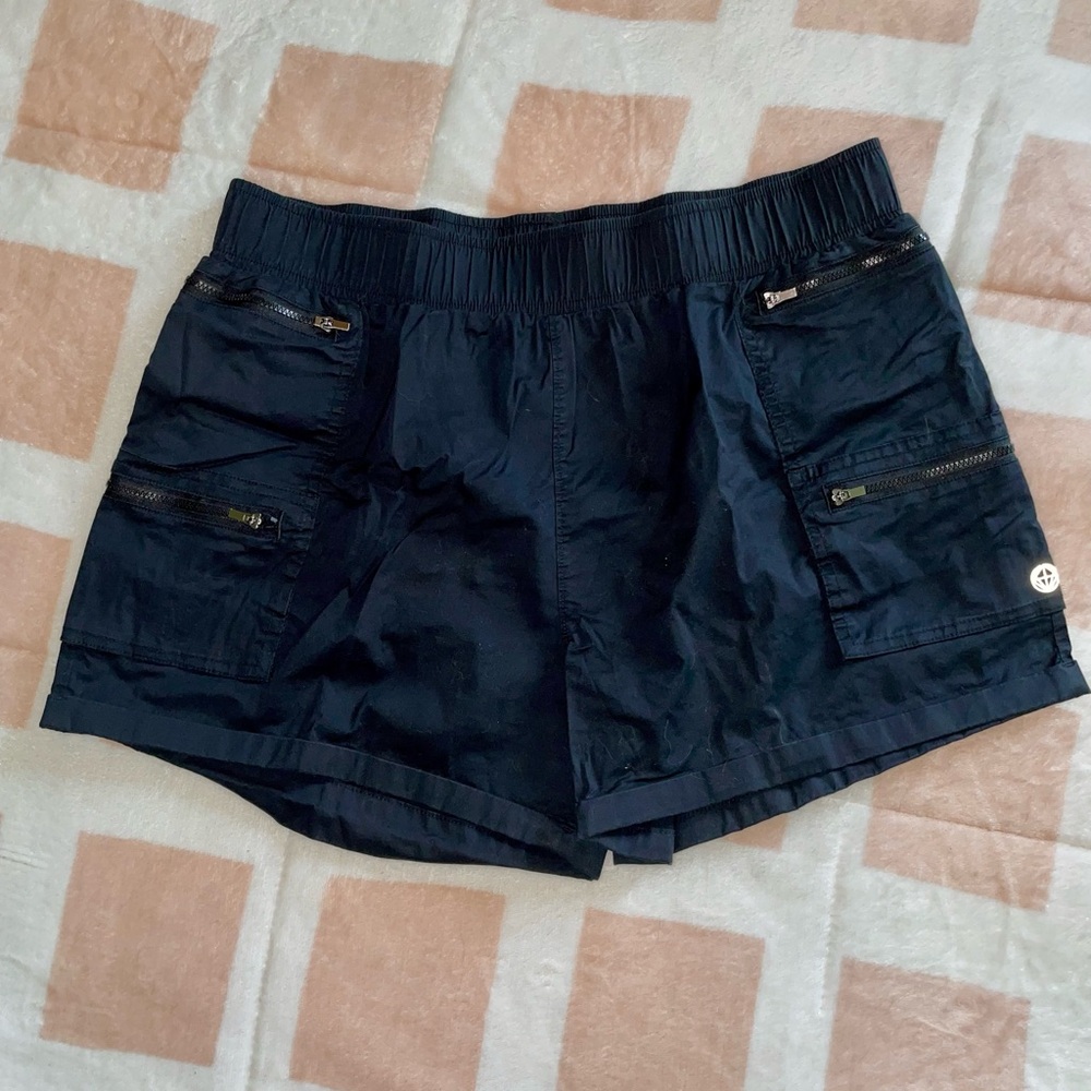 Mondetta Women's Black Cargo Shorts